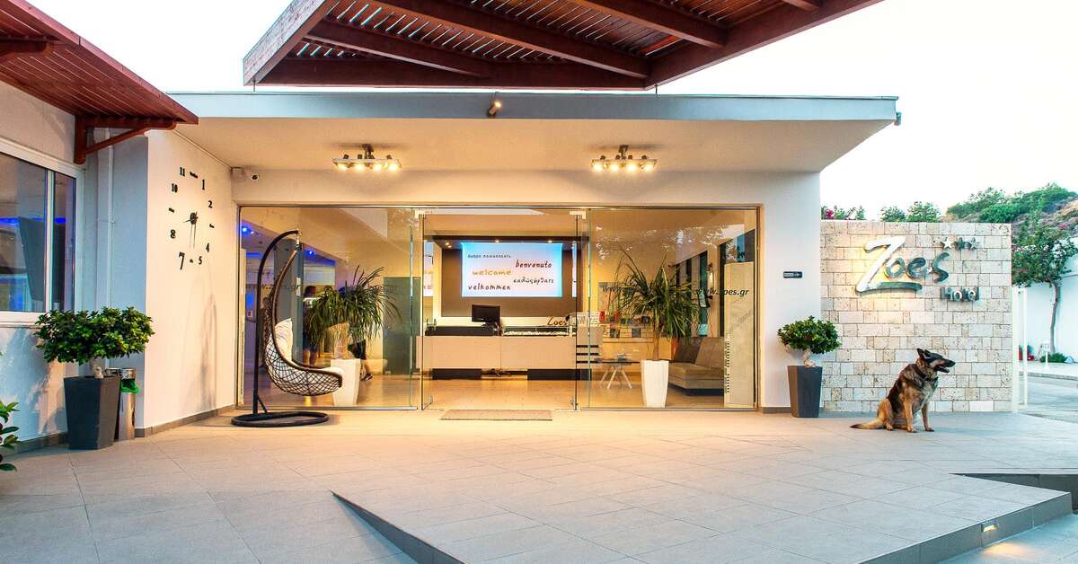 Ein Foto von der Außenansicht des Zoes Hotel