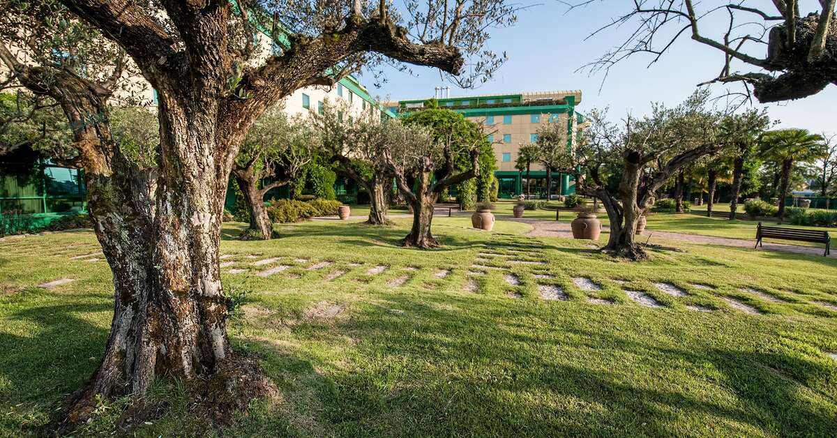 Een foto van Royal Garden Hotel
