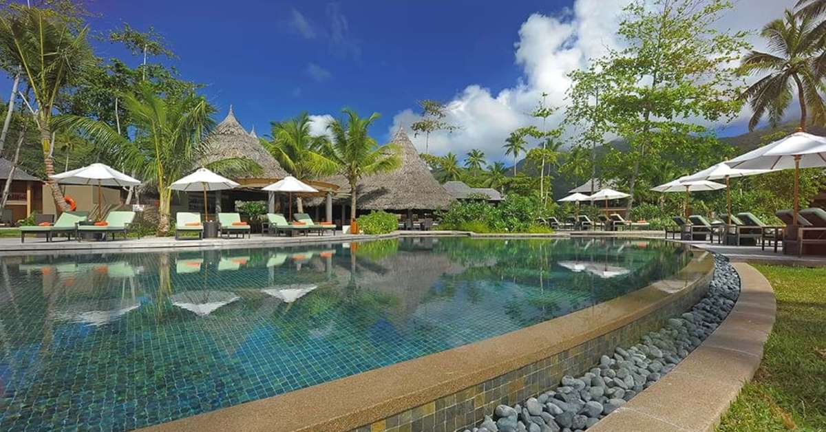 Ein Foto vom Pool im Constance Ephelia