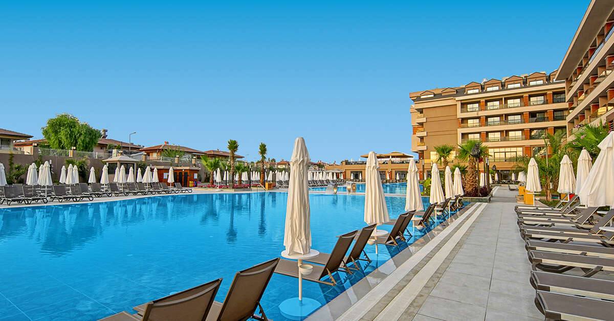Een foto van het zwembad bij Aletris Deluxe Hotel & Spa