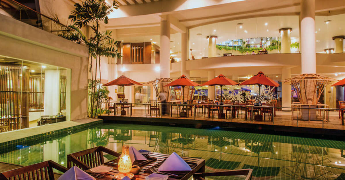 Een foto van het terras bij Occidental Eden Beruwala