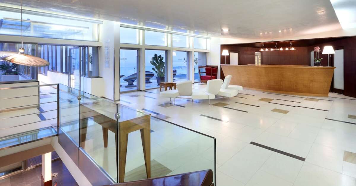 Een foto van het interieur van Eurostars Monte Tauro