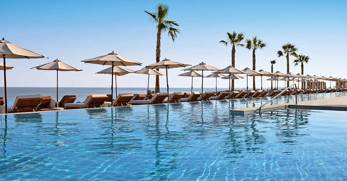 Een foto van het zwembad bij The Royal Senses Resort & Spa Crete
