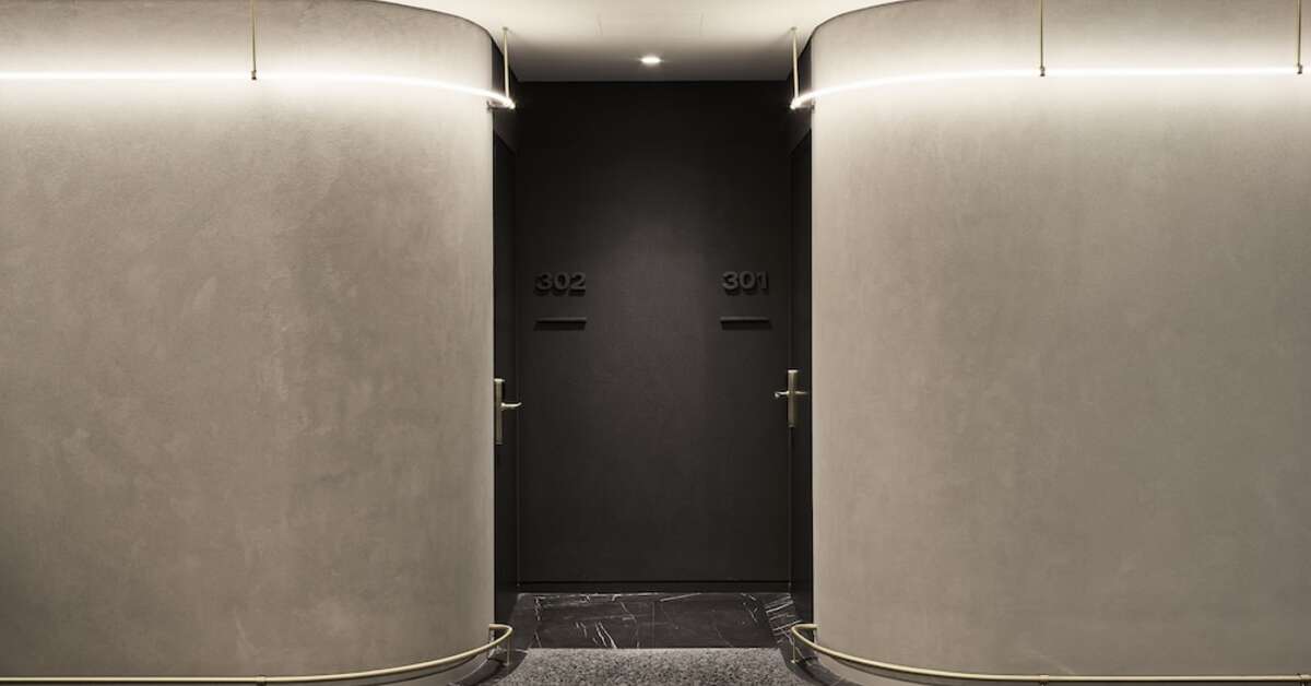 Een foto van het interieur van Perianth Hotel