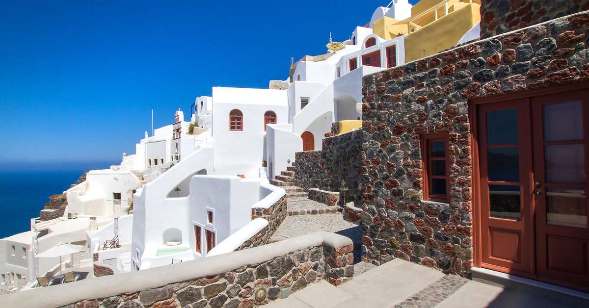Een foto van de buitenkant van Oia Mare Villas