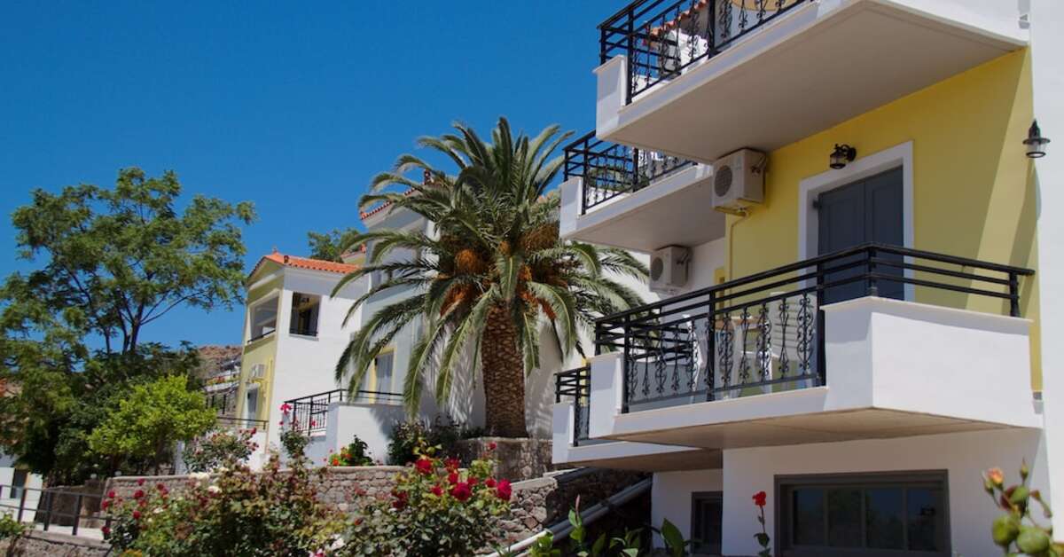 Een foto van de buitenkant van Panorama Hotel Lesbos