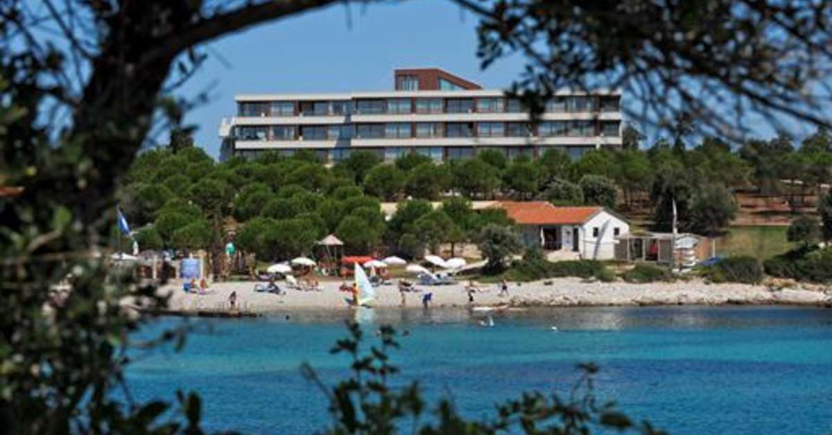 Ein Foto von der Außenansicht des Maistra Select All Suite Island Hotel Istra
