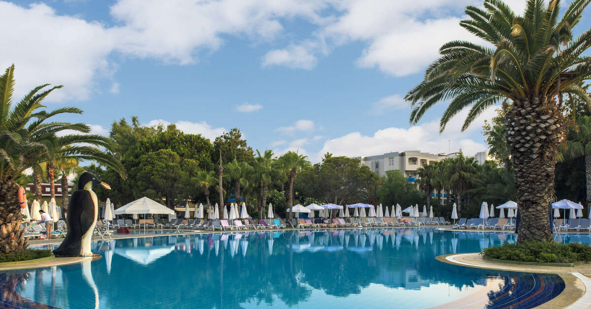 Ein Foto vom Pool im Botanik Hotel & Resort