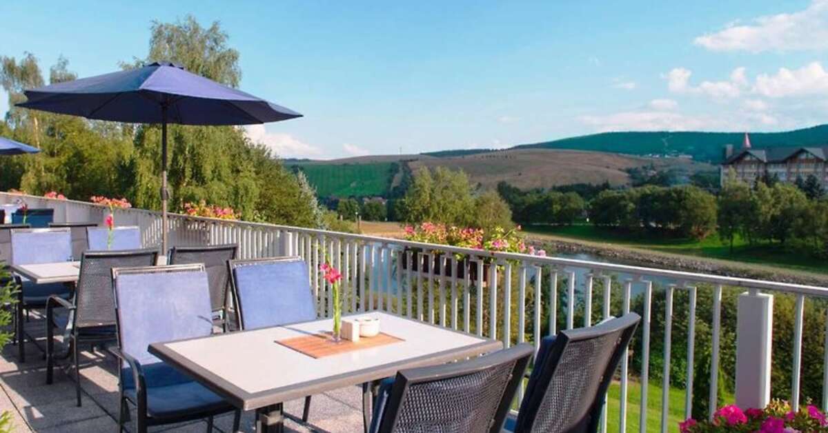 Een foto van het terras bij Best Western Ahorn Hotel Oberwiesenthal
