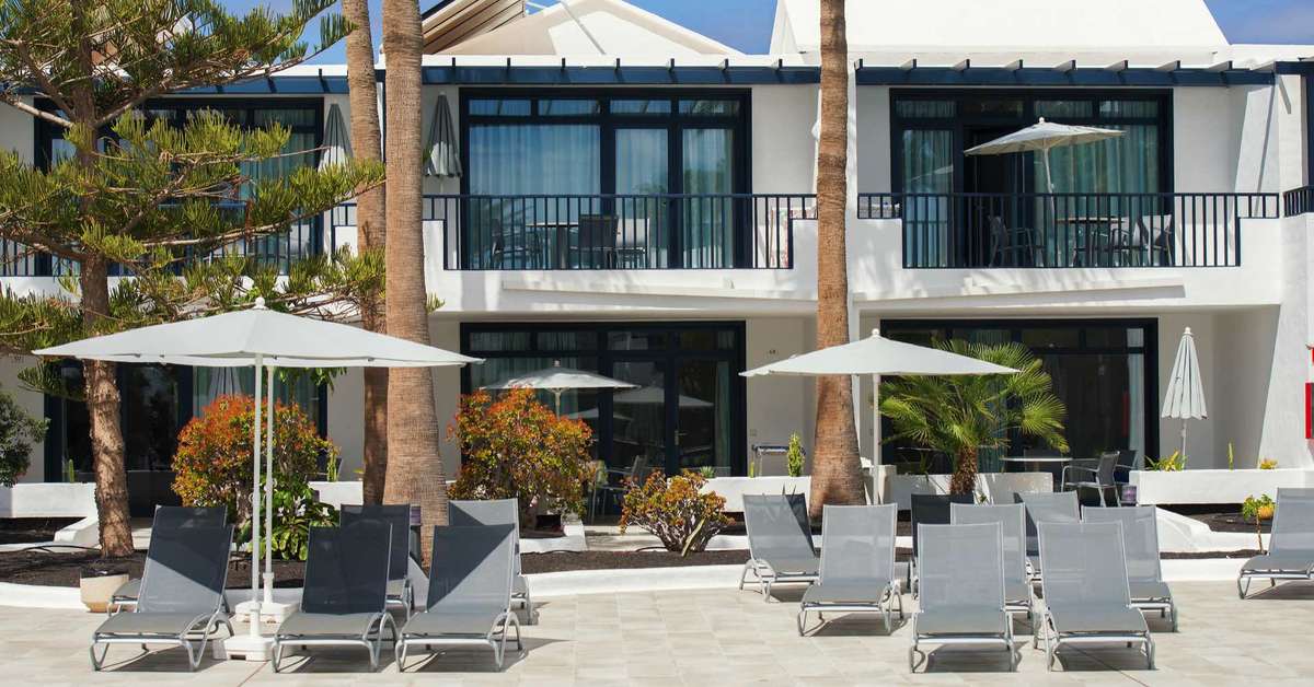 Een foto van het terras bij Appartementen Playamar