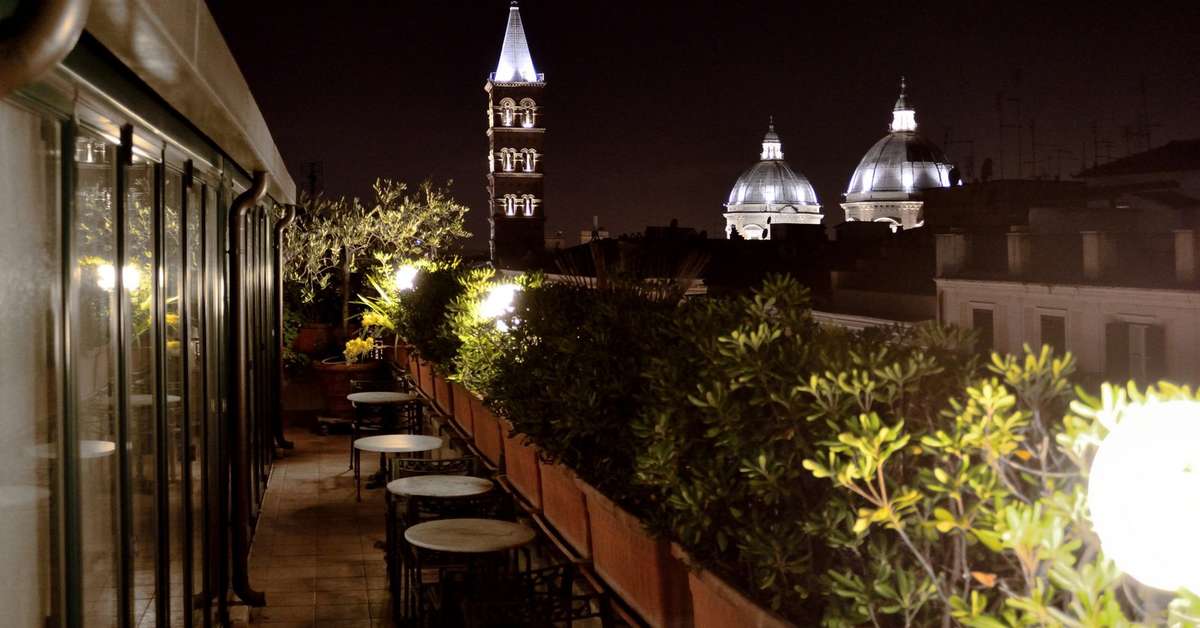 Ein Foto von der Terrasse im Hotel Palladium Palace