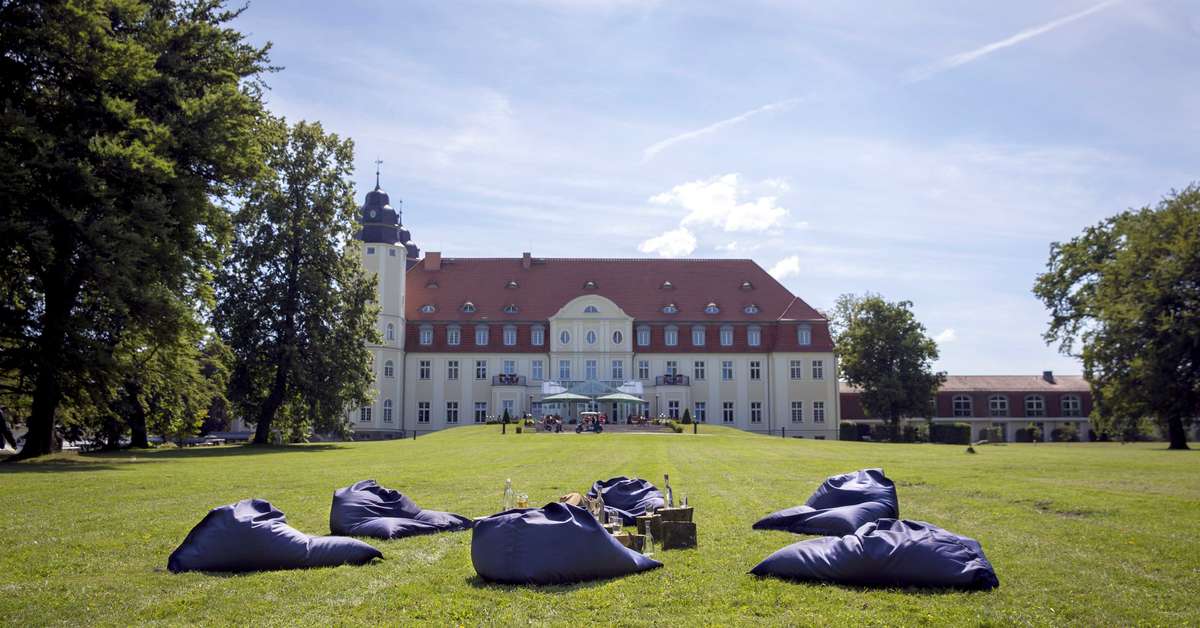 Een foto van de buitenkant van Schlosshotel Fleesensee