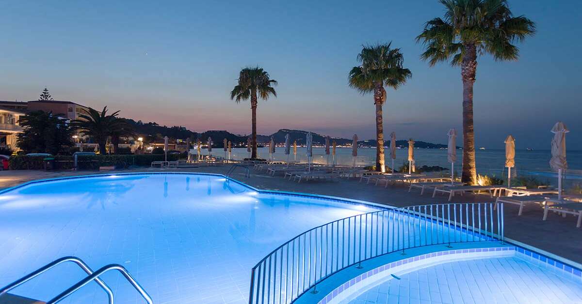 Een foto van het zwembad bij Xenos Kamara Beach Aparthotel