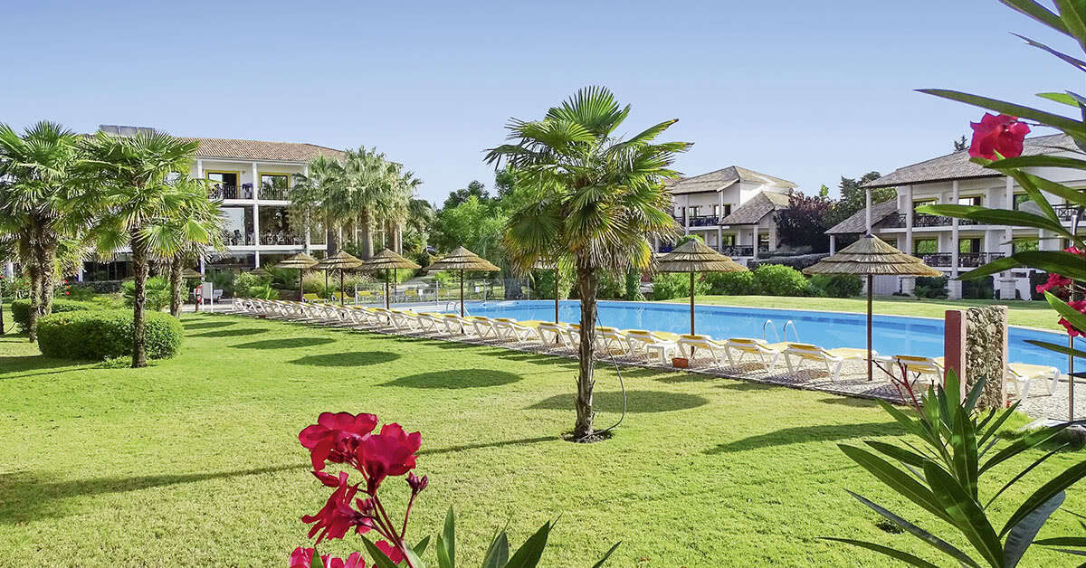 Een foto van het terras bij Luzmar Villas