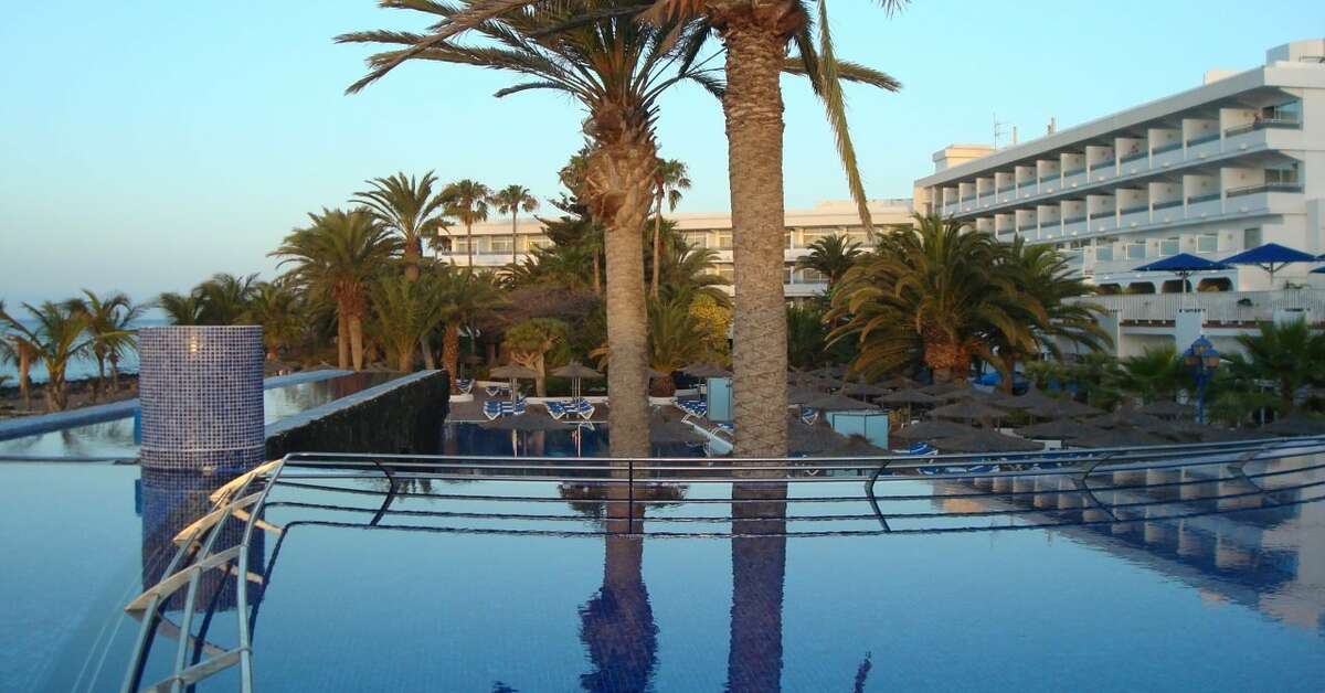 Een foto van het zwembad bij VIK Hotel San Antonio