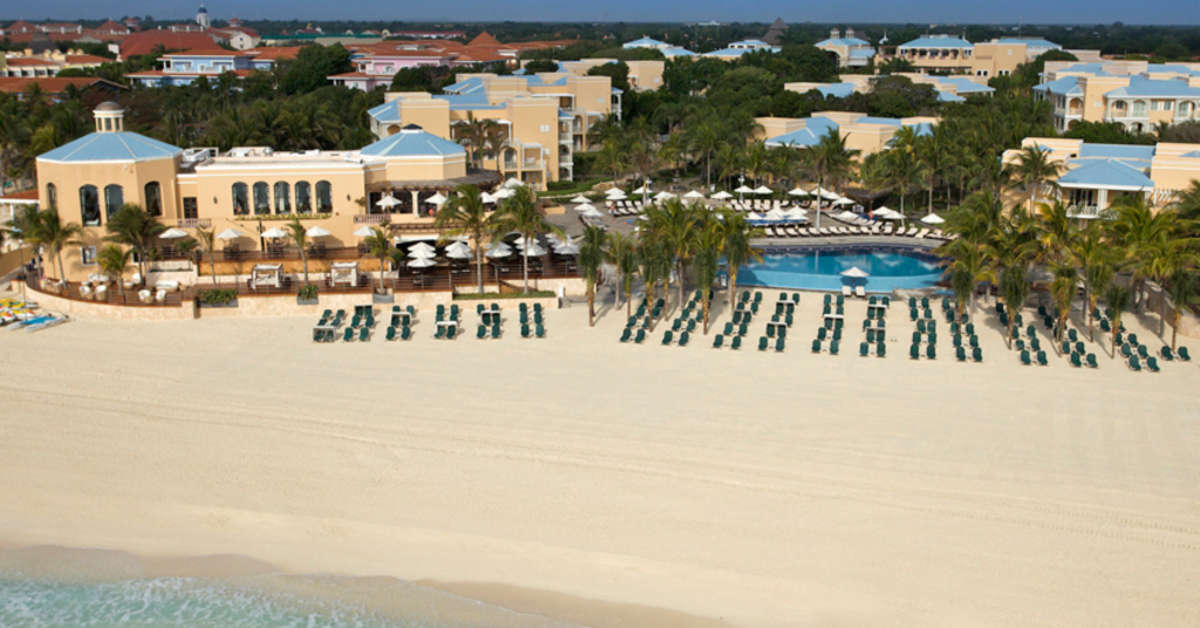 Een foto van het zwembad bij Royal Hideaway Playacar