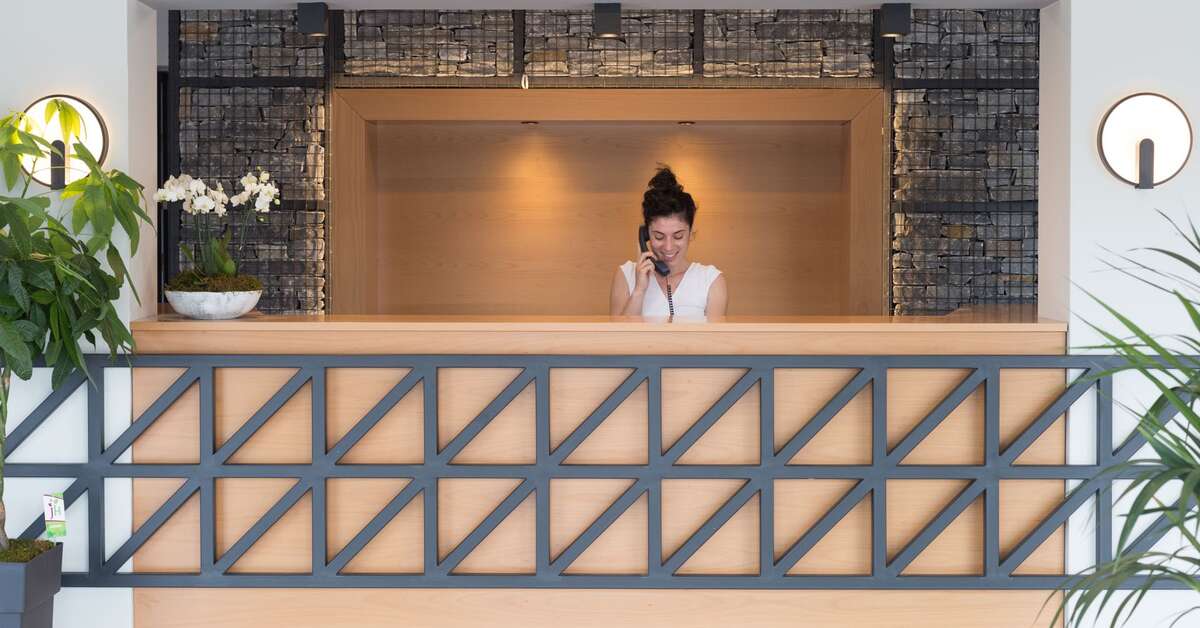 Een foto van het interieur van Mythic Summer Hotel
