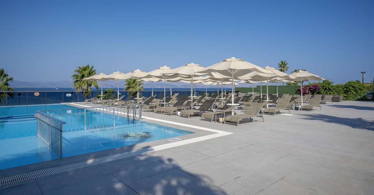 Een foto van het zwembad bij The Nowness Luxury Hotel & Spa