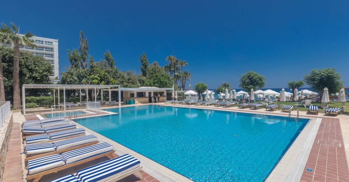Ein Foto vom Pool im Iliada Beach Hotel