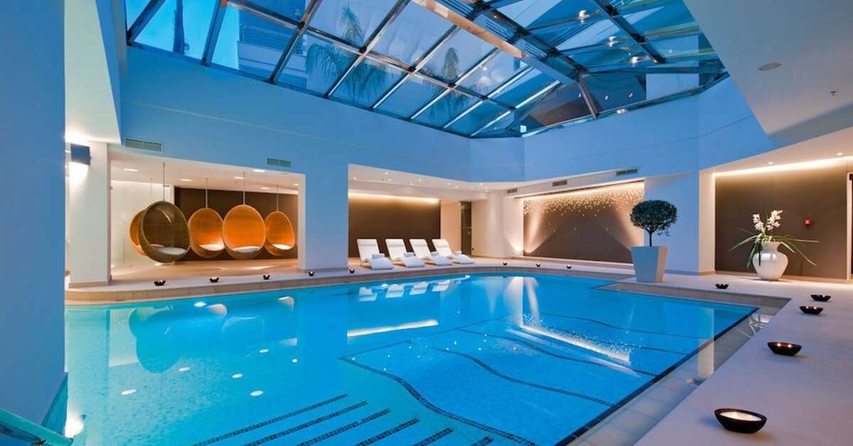 Een foto van het zwembad bij Porto Platanias Beach Resort & Spa