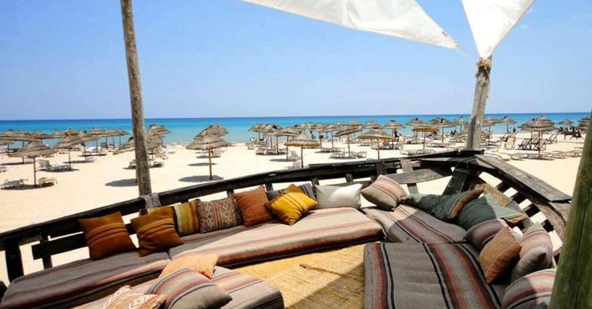 Een foto van het terras bij Hotel Africa Jade Thalasso