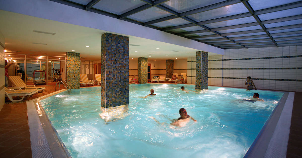 Een foto van het zwembad bij Victory Resort Hotel