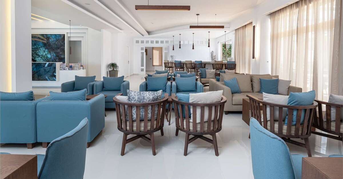 Een foto van het interieur van Gaia Village Hotel