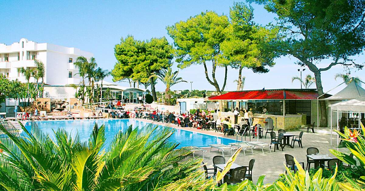 Een foto van het zwembad bij Fontane Bianche Beach Club