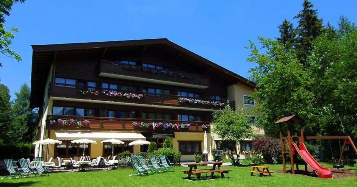 Een foto van de buitenkant van Parkhotel Kirchberg