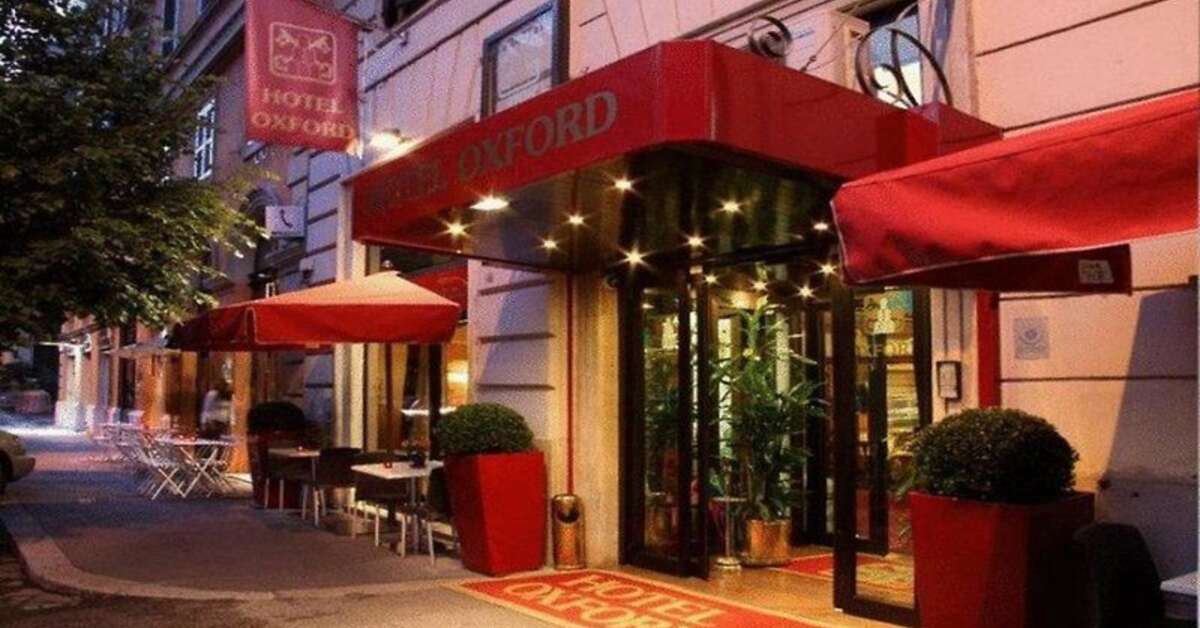 Een foto van de buitenkant van Hotel Oxford