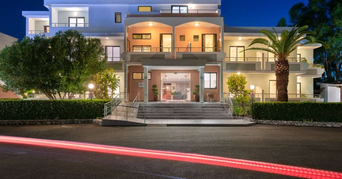 Een foto van de buitenkant van Meliton Hotel