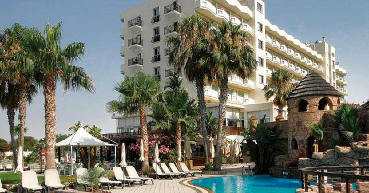 Een foto van het zwembad bij Hotel Lordos Beach