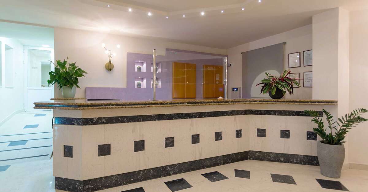 Een foto van het interieur van Xenos Kamara Beach Aparthotel