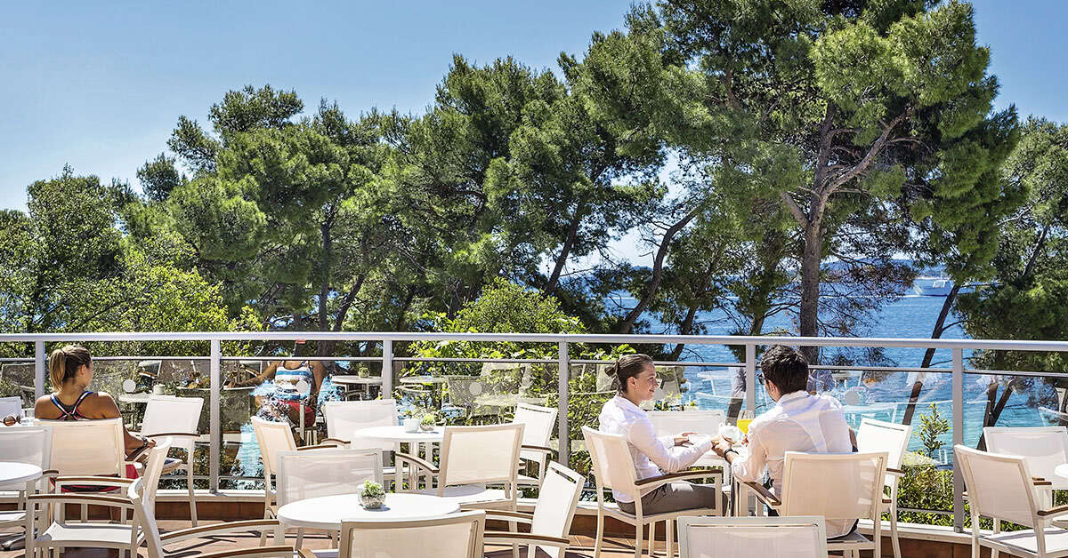 Een foto van het interieur van Aminess Vival Grand Azur Hotel