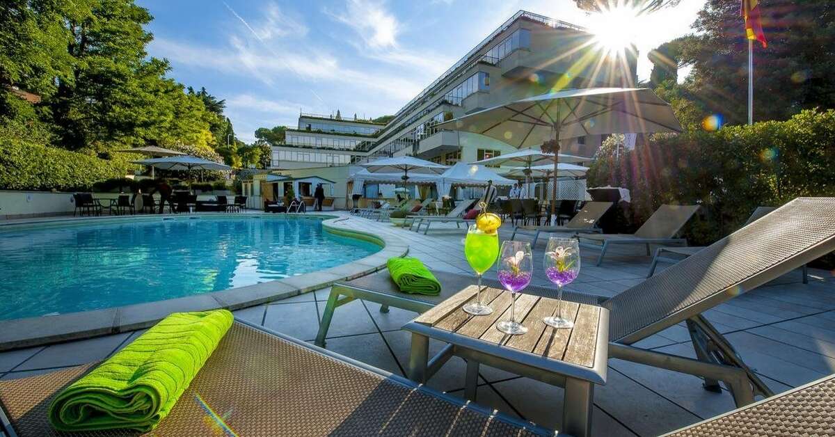 Een foto van het zwembad bij Cardinal Hotel St. Peter