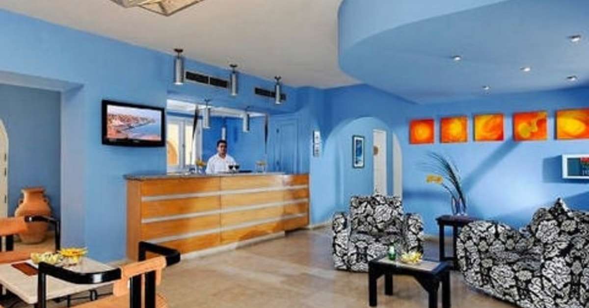 Een foto van het interieur van Captain's Inn Hotel
