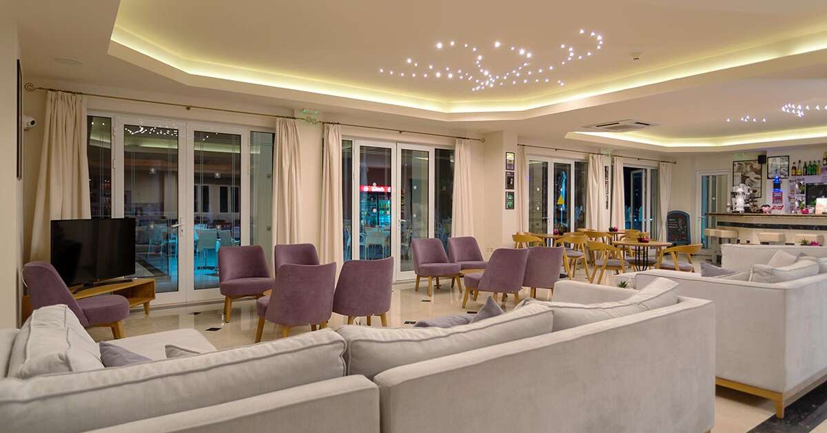 Een foto van het interieur van Xenos Kamara Beach Aparthotel
