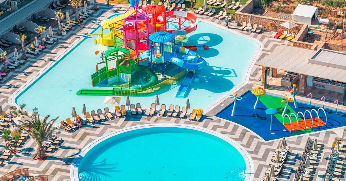 Een foto van het zwembad bij Lyttos Beach