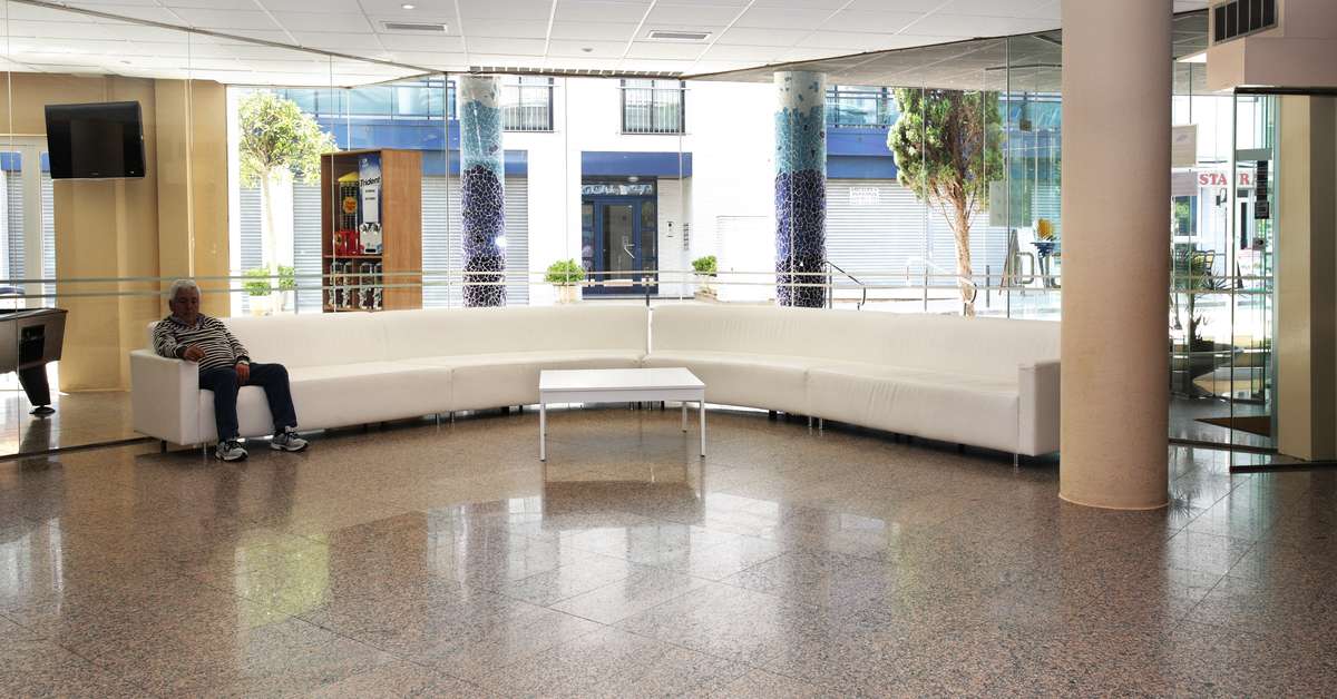 Een foto van het interieur van Hotel Don Juan Tossa
