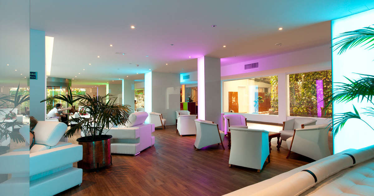 Ein Foto vom Innenbereich im Mar Hotels Paguera & Spa