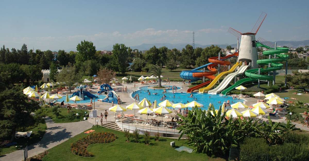 Een foto van het zwembad bij Starlight Resort Hotel