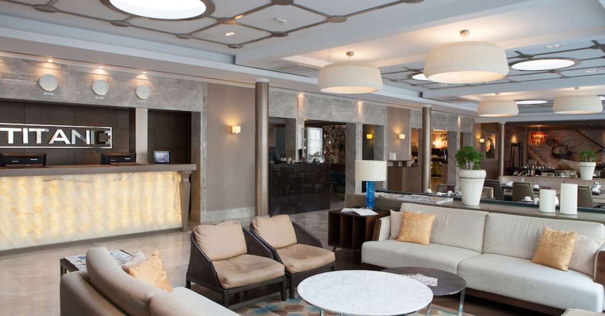Een foto van het interieur van Titanic Comfort Mitte