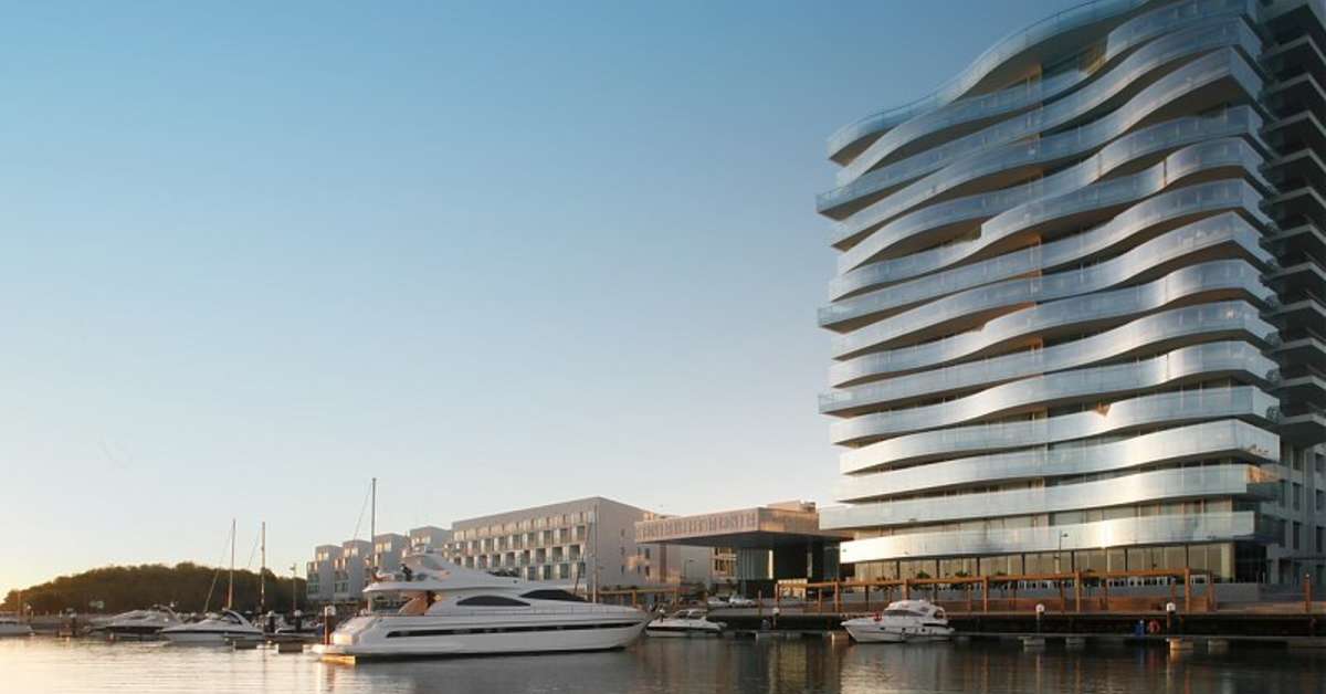 Een foto van de buitenkant van Troia Design Hotel