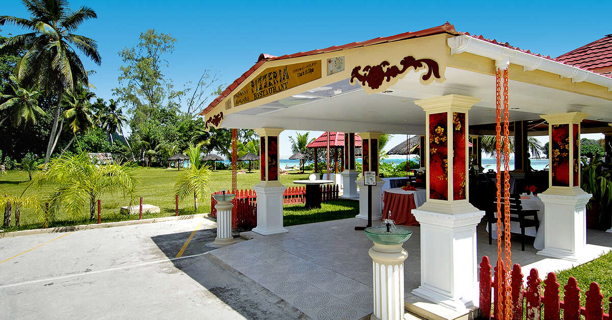 Een foto van de buitenkant van Berjaya Praslin Resort