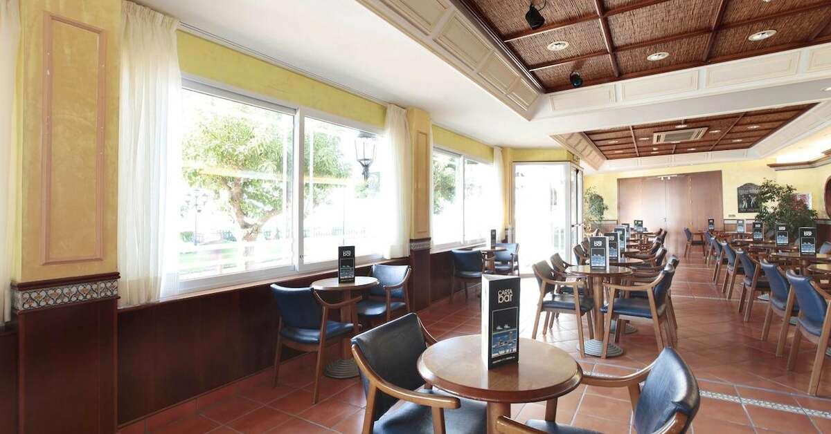 Een foto van het interieur van Hotel Roses Platja