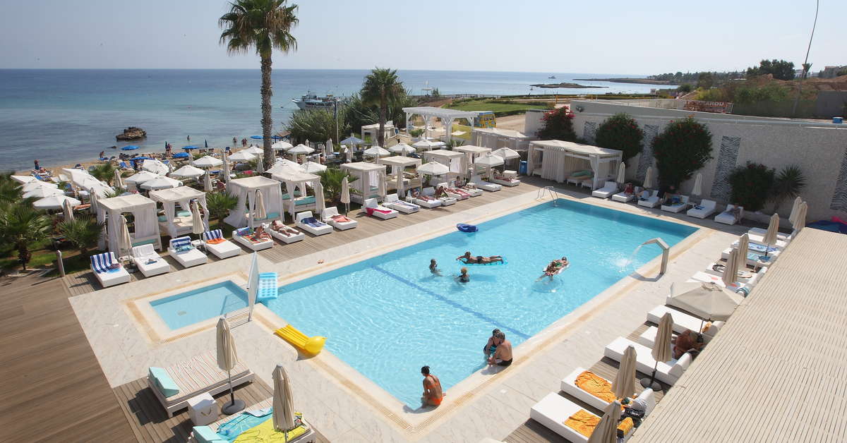 Een foto van het zwembad bij Silver Sands Beach Hotel