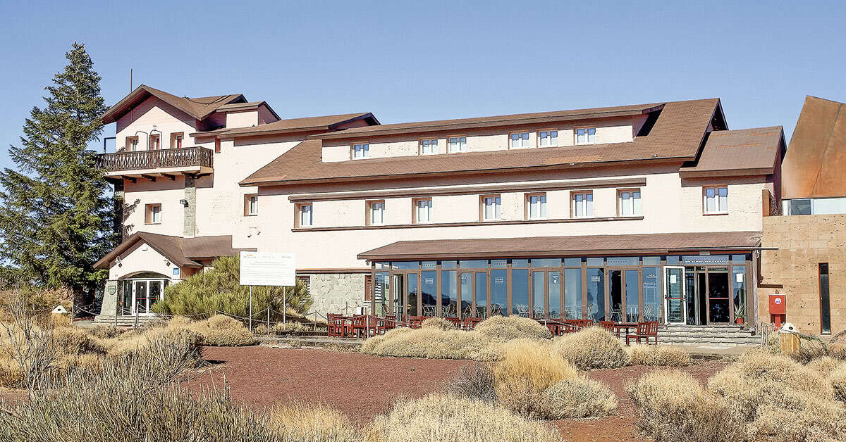 Een foto van de buitenkant van Parador de Las Canadas del Teide