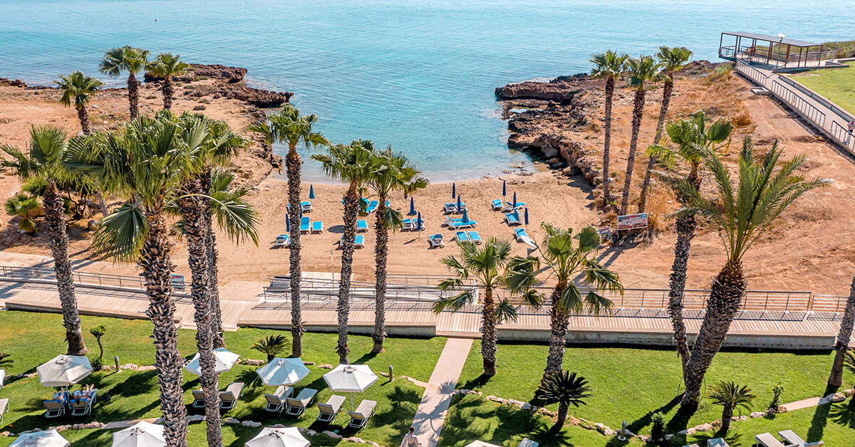Een foto van het terras bij Louis Althea Beach
