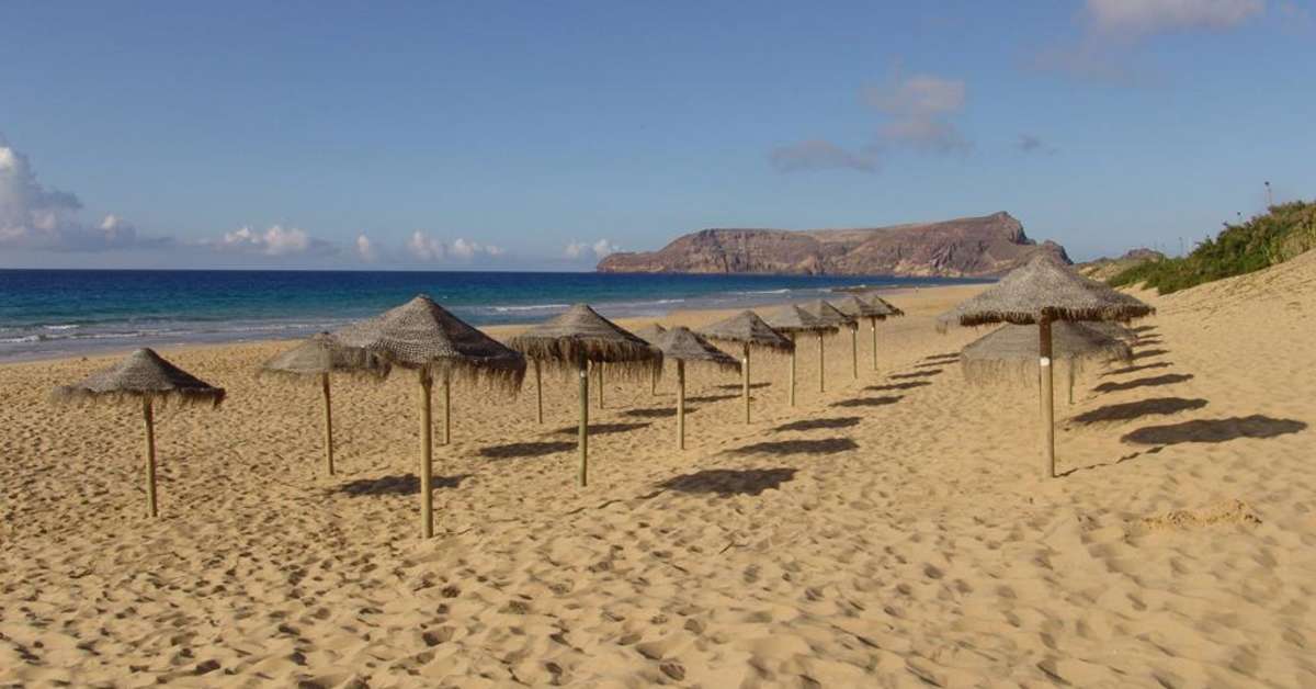 Een foto van het strand bij Vila Baleira Porto Santo Resort