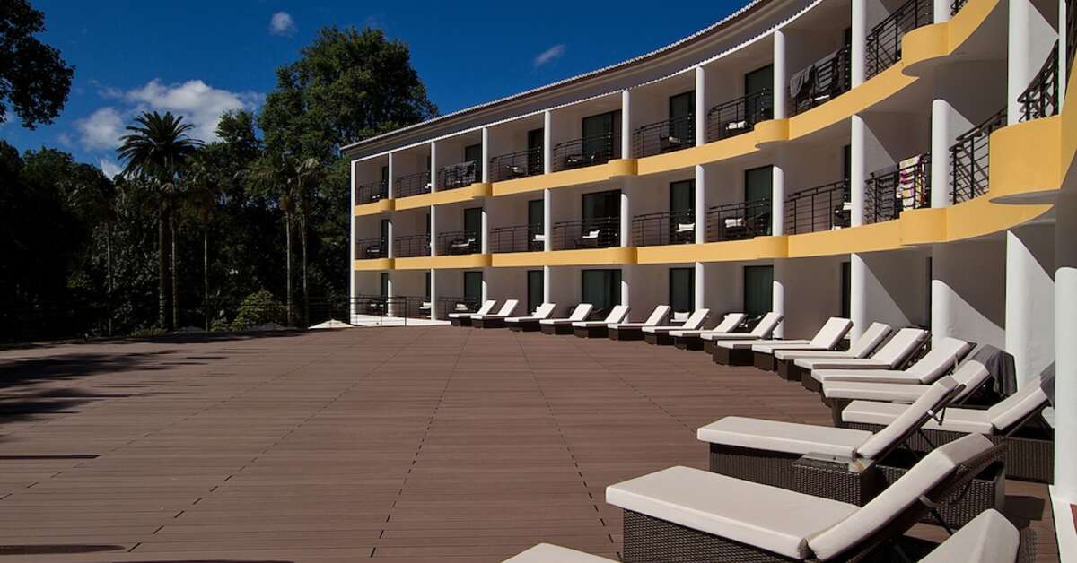 Een foto van het terras bij Terra Nostra Garden Hotel